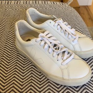Veja Women’s Sneakers. Like New